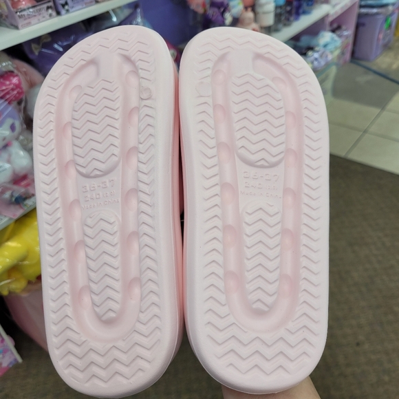 Brand New Sanrio My Melody Big Charm Slippers US 7.5 - Picture 8 of 10
